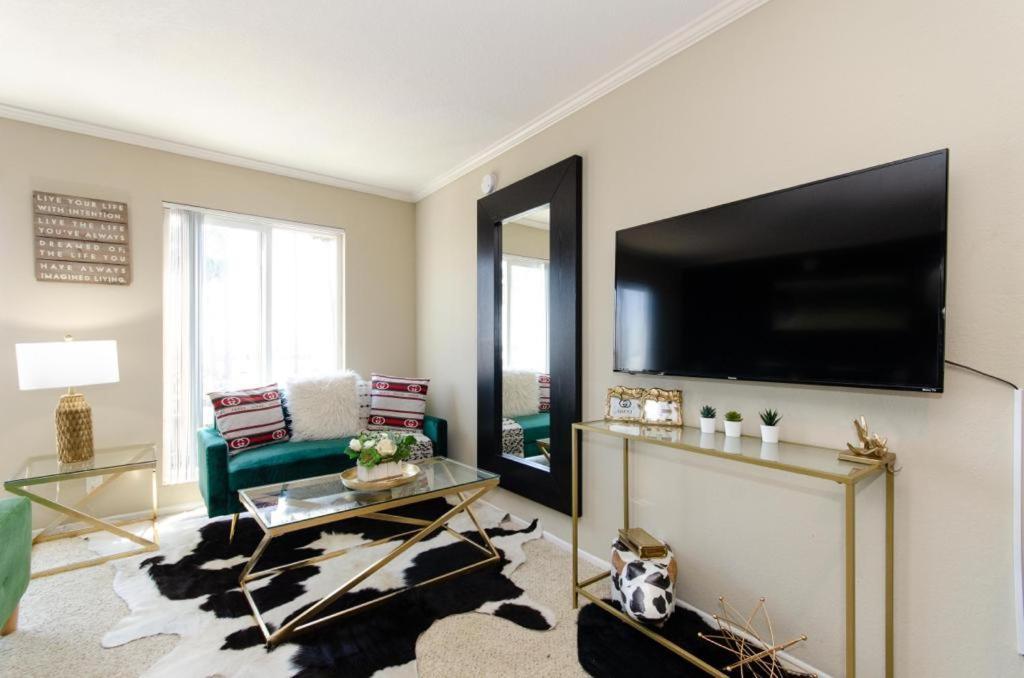 Gucci Mickey And Maxico Lofts Free Parking And Wifi Apartment ลอสแอนเจลิส ภายนอก รูปภาพ